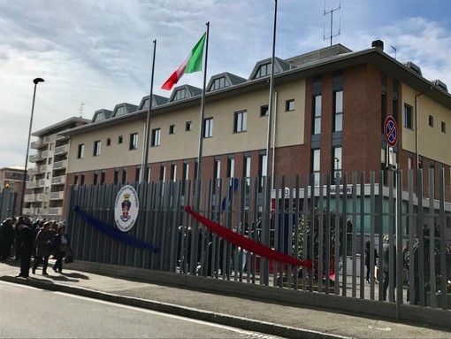 La caserma dei carabinieri il giorno dell'inaugurazione