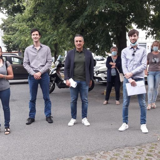 Da sinistra, la referente del nuovo gruppo di &quot;Controllo del vicinato&quot;, Cassandra Guzon, Andrea Pisani, il sindaco, Nicola Poliseno, Edoardo Franchin