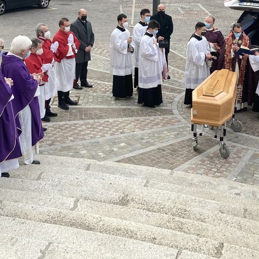 Gorla Maggiore piange don Franco Colombo, parroco del paese per vent'anni