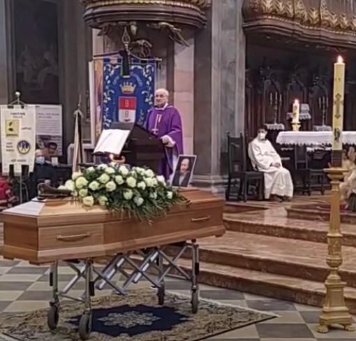 Il funerale di Franco Mazzucchelli in basilica a Busto