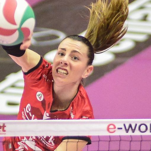 Capitan Alessia Gennari presenta il match con Cuneo
