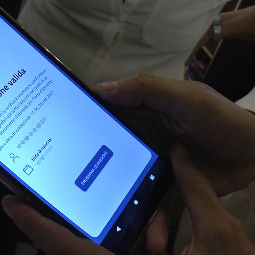 Furbetti del Green Pass: chiusi 32 canali Telegram che &quot;spacciavano&quot; false certificazioni