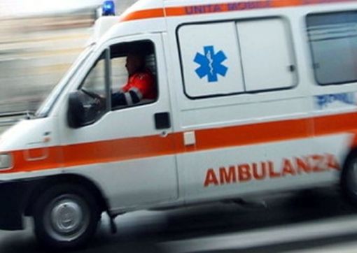 Anziano cade dalla scala e finisce all’ospedale