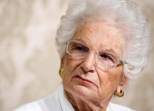 Da Anpi e associazioni un fiore per Liliana Segre