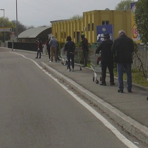 L'amministrazione comunale di Busto richiama i supermercati al rispetto dei protocolli anti contagio