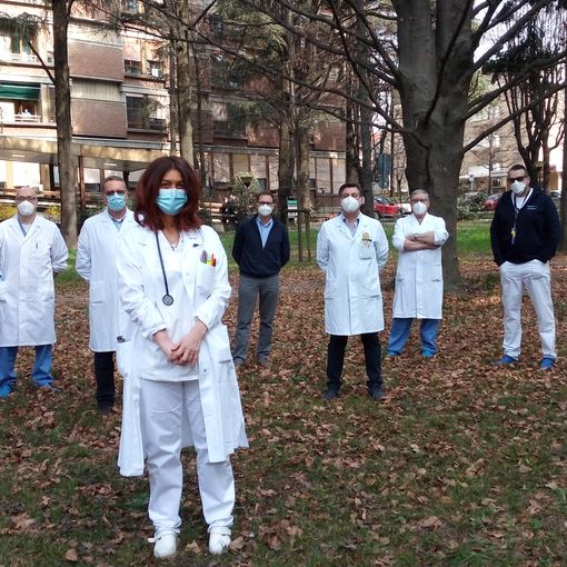 La dottoressa Alba Sciascera insieme ad alcuni suoi colleghi direttori di unità operativa