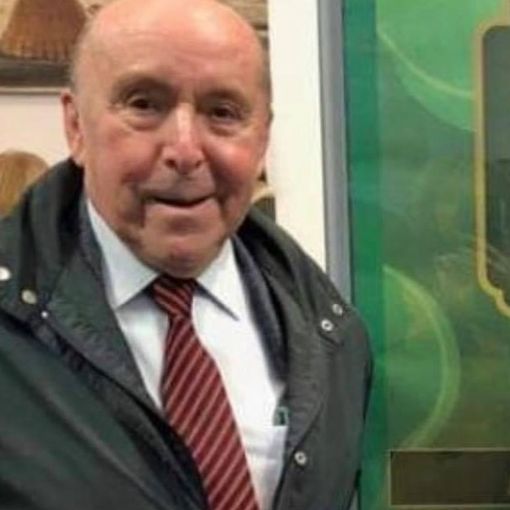 Franco Mazzucchelli lascia un vuoto immenso nel tessuto sociale cittadino. Sotto, con Pinuccio Asta