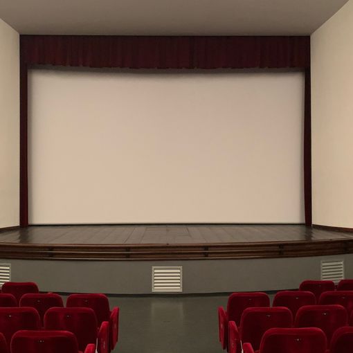 Il cinema Lux di Sacconago lavora con le scuole e si fa il lifting