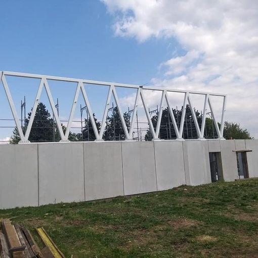 Lo stato dei lavori nell'area dell'ex campo sportivo dove sorgerà il palazzetto
