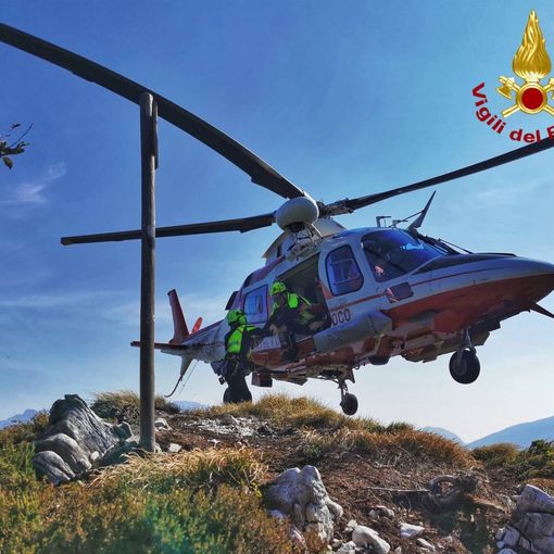 FOTO. Escursionista dispersa sulle montagne del Friuli, anche i vigili del fuoco di Varese partecipano alle ricerche