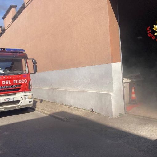 Ancora un incendio a Busto: fiamme in falegnameria