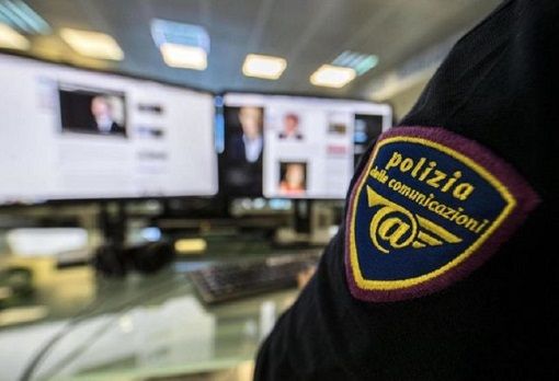 Sessantenne varesino indagato per adescamento di ragazzine online: a casa la polizia trova munizioni da guerra