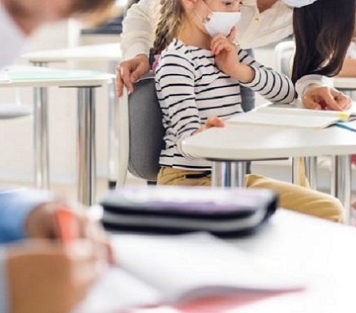 In provincia di Varese calano i contagi ma non a scuola: in quarantena oltre 1.100 classi e 7.500 alunni