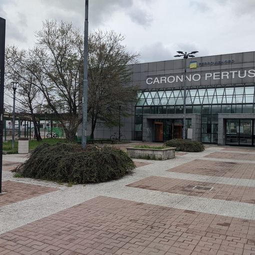 Quindicenne rapinato in stazione: gli strappano la collanina dal collo