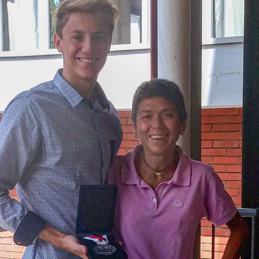 Un giovanissimo Nicolò Martinenghi, nel 2016, con Sara Ciapparella