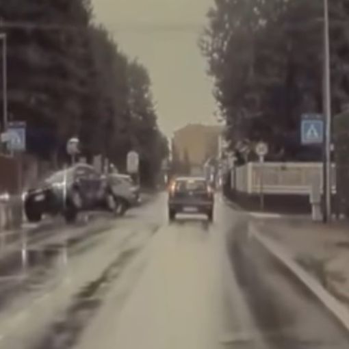 VIDEO. Olgiate, scontro all'incrocio: individuata l'auto pirata