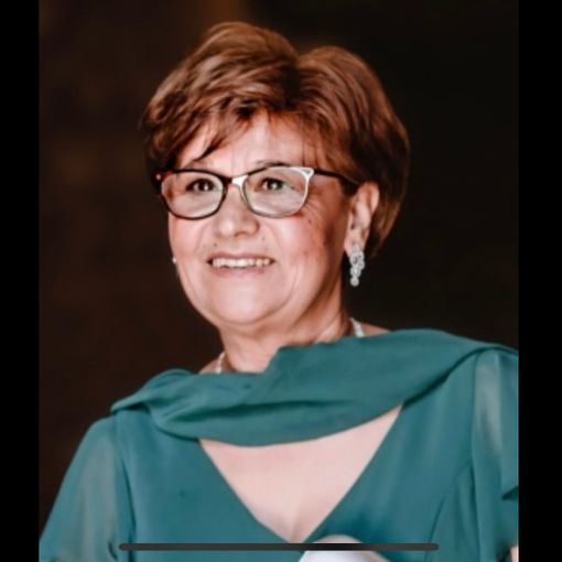L'abbraccio dei tifosi a Pino per la scomparsa della moglie Anna Irene