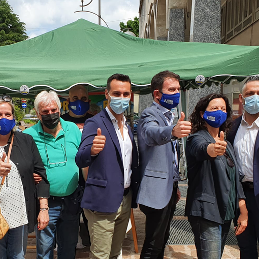 La Lega durante la visita di Cecchetti alcuni mesi fa: Manuela Maffioli e Paola Reguzzoni sono tra le otto donne in lista (prima la vicesindaco, poi Isabella Tovaglieri e il commissario). Tra i presenti il recordman Gorini