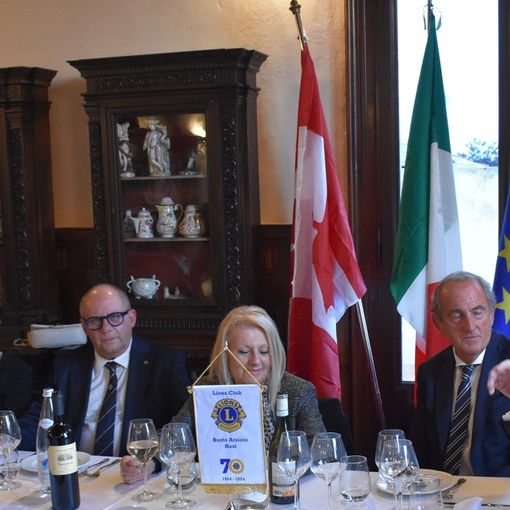 Il dottor Locati con Amedeo Colombo del Lions Club Gorla Valle Olona
