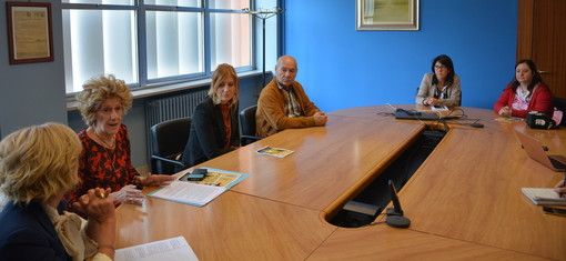 Anche in farmacia parte il progetto “Noi con Voi contro il tumore al seno”. Da settembre visite gratuite