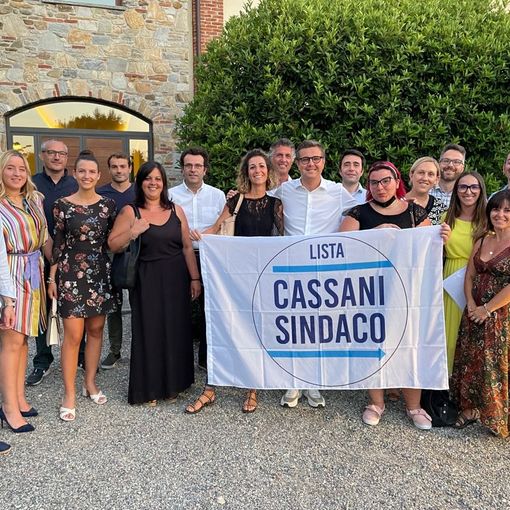 Una parte della lista civica con Andrea Cassani. Sotto, Chiara Allai