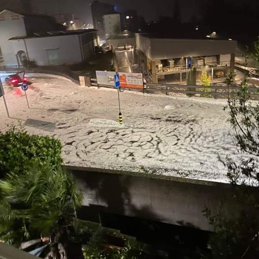 Foto dal distretto di Locarno e dalla stessa Locarno postate da MeteoSvizzera di Moreno More, Thomas Swidersky e Ricardo Andreoli e rilanciate da NaturalMeteo e Rete Meteo Amatori