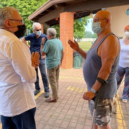 Maggioni in tour a Borsano: «C'è bisogno di una svolta, brava l'associazione Folklore e Sport»