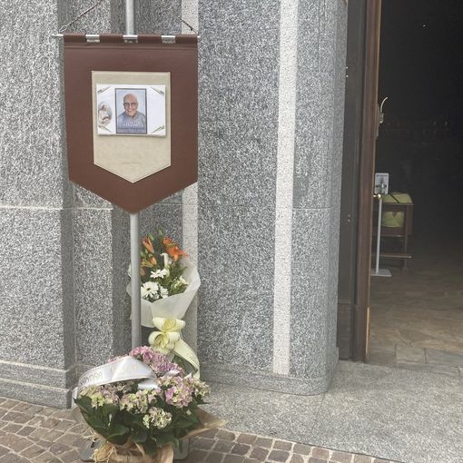 «Ciao Pippo, sei nel giardino più bello. Continua a guidarci da lassù»