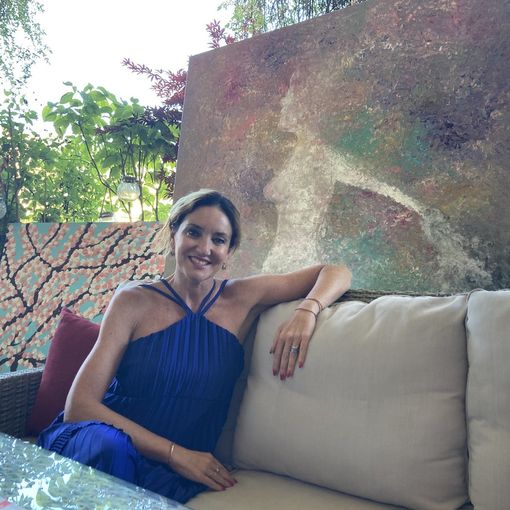 Manuela Carnini tra le sue opere