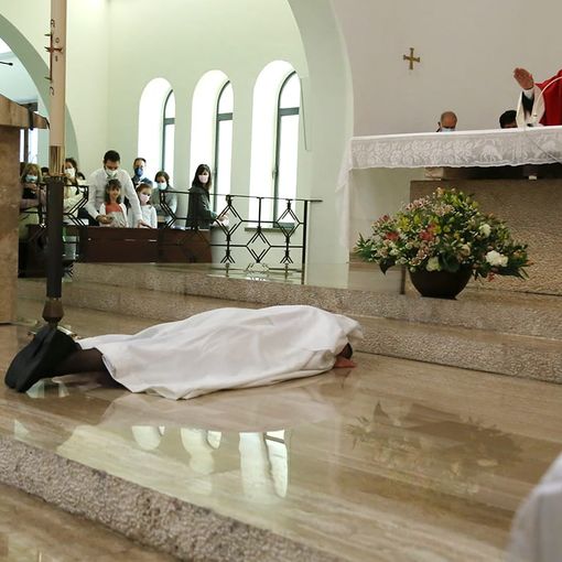Maria Chiara sceglie la clausura a 33 anni: «La vocazione ti capita, non lo decidi tu»