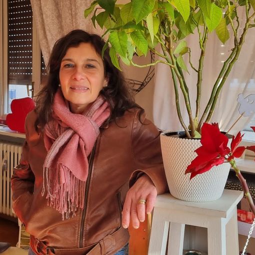 «Ho perso 4 lavori per la pandemia e ho imparato a prendermi cura degli anziani: mi fa sentire utile. E la loro soddisfazione è anche la mia»
