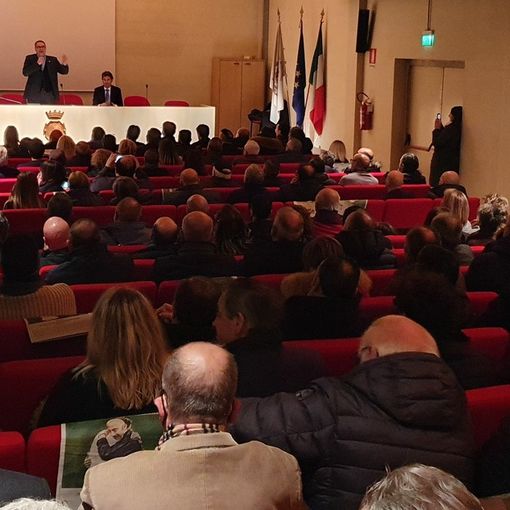 Regionali, pienone a Gallarate per Martignoni: «Insieme con passione per realizzare un sogno»