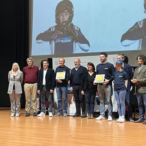 VIDEO E FOTO. Olgiate corre con le emozioni del suo campione. Miele: «Quelle del Giappone mi sembravano le strade di casa nostra. Ci vogliono preparazione e audacia»