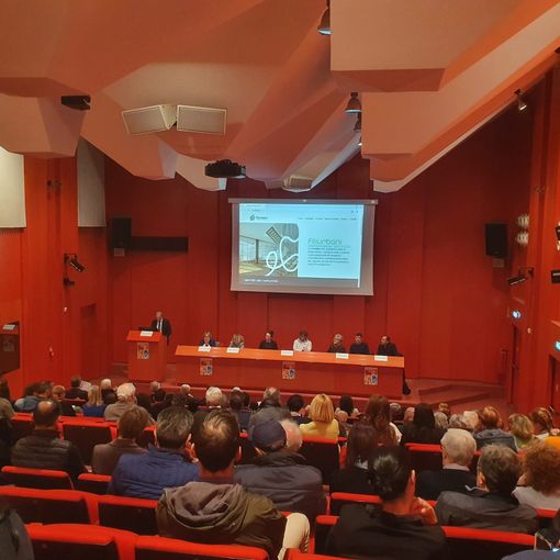 Da piazza mercato a piazza “Fili Urbani”: rigenerazione urbana e sociale. Il sindaco rassicura gli ambulanti