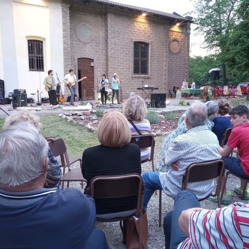 VIDEO. I Meridiana sempre più applauditi alla Cascina dei poveri
