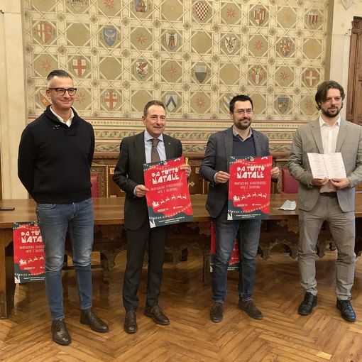 La presentazione nella sala degli stemmi