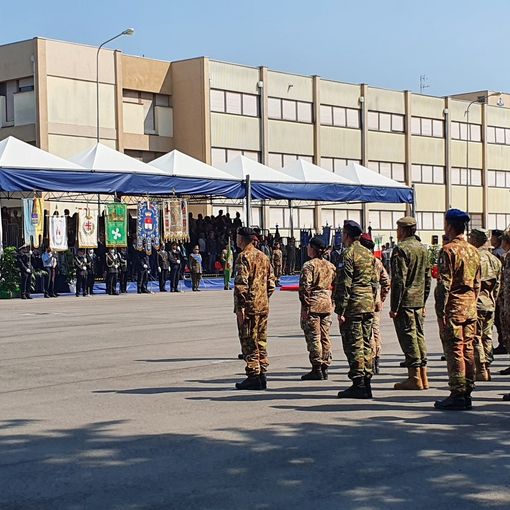 Cambio al vertice della caserma Nato. Il generale Miglietta lascia la “Ugo Mara”