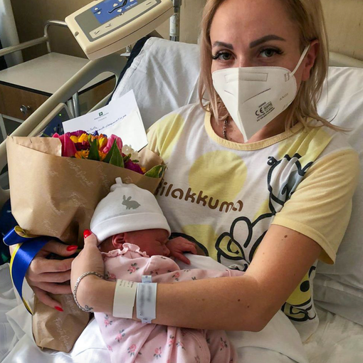 Buona vita a te, piccola Nikole, e alla tua mamma coraggiosa: è riuscita a farti nascere lontano dalle bombe in Ucraina