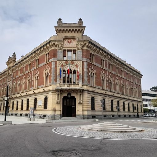 Legnano, anche l’ufficio Istruzione a Palazzo Malinverni