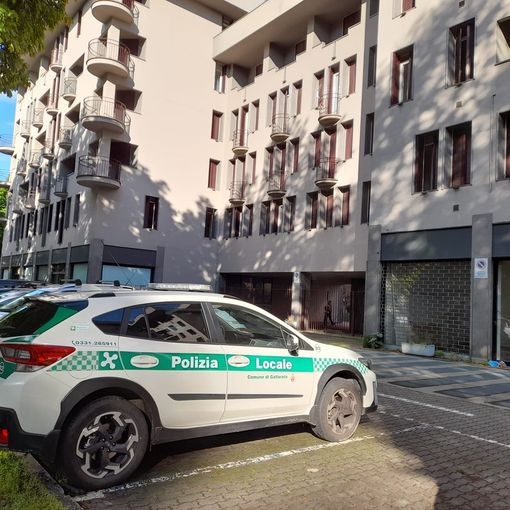 Polizia locale in via Torino a Gallarate
