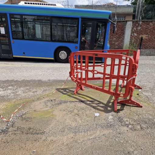 Stop alla perdita in via Samarate: foto e video del Comune