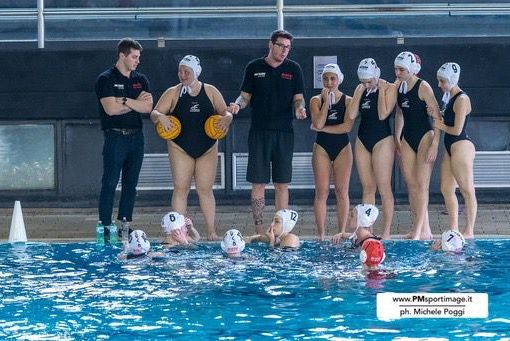 foto di Michele Poggi per cortesia della Busto Pallanuoto Paglini Store