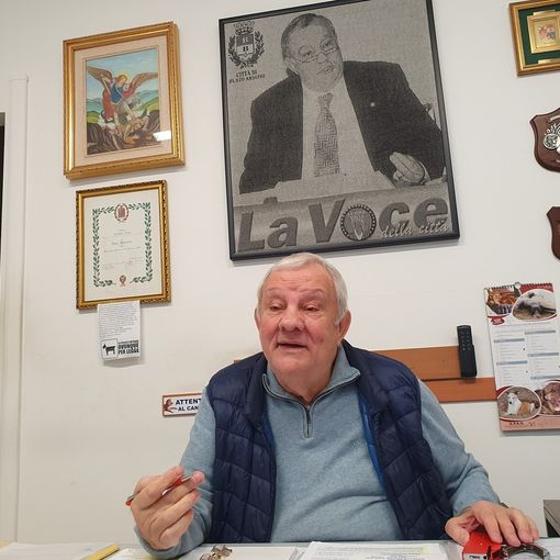 Audio Porfidio nel suo ufficio