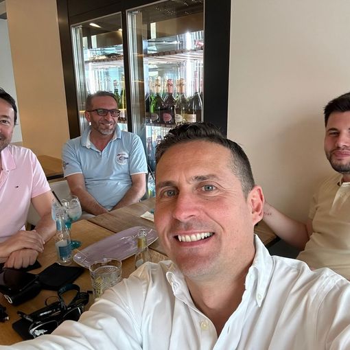 In primo piano Premazzi. Dietro, da sinistra, Longhini, Barcaro e Marchesi