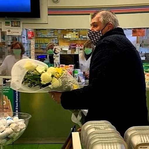 I fiori del sindaco Puricelli per Erica Mosca: «Samarate non la dimenticherà mai»