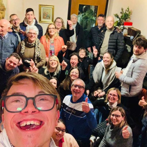 FOTO E VIDEO. Riccardo, l'accoglienza per un campione che ci ricorda qualcosa di importante e quella definizione di amicizia che batte tutto
