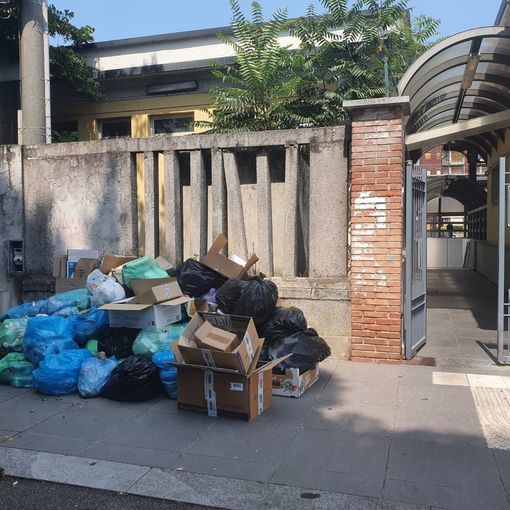 Rifiuti alla Stazione Centrale