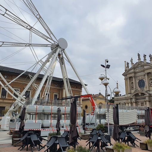 Busto, si smonta la ruota panoramica