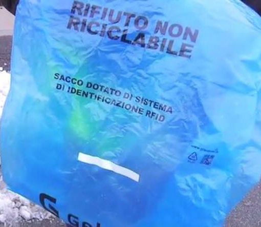 Busto, i gruppi di minoranza interrogano: che ne sarà del sacco col microchip a Sant'Edoardo?
