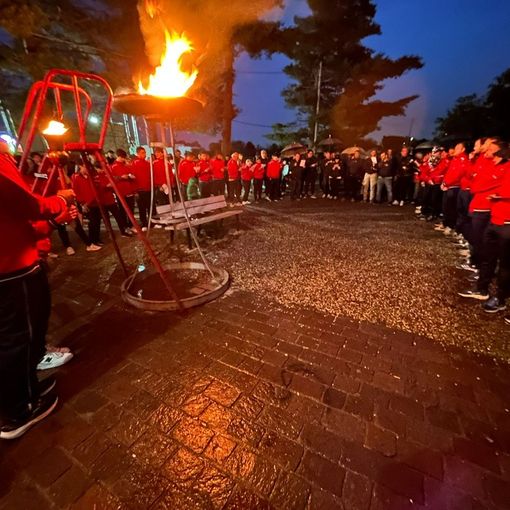 VIDEO. Sacconago festeggia i novant'anni della chiesa riaccendendo la fiaccola